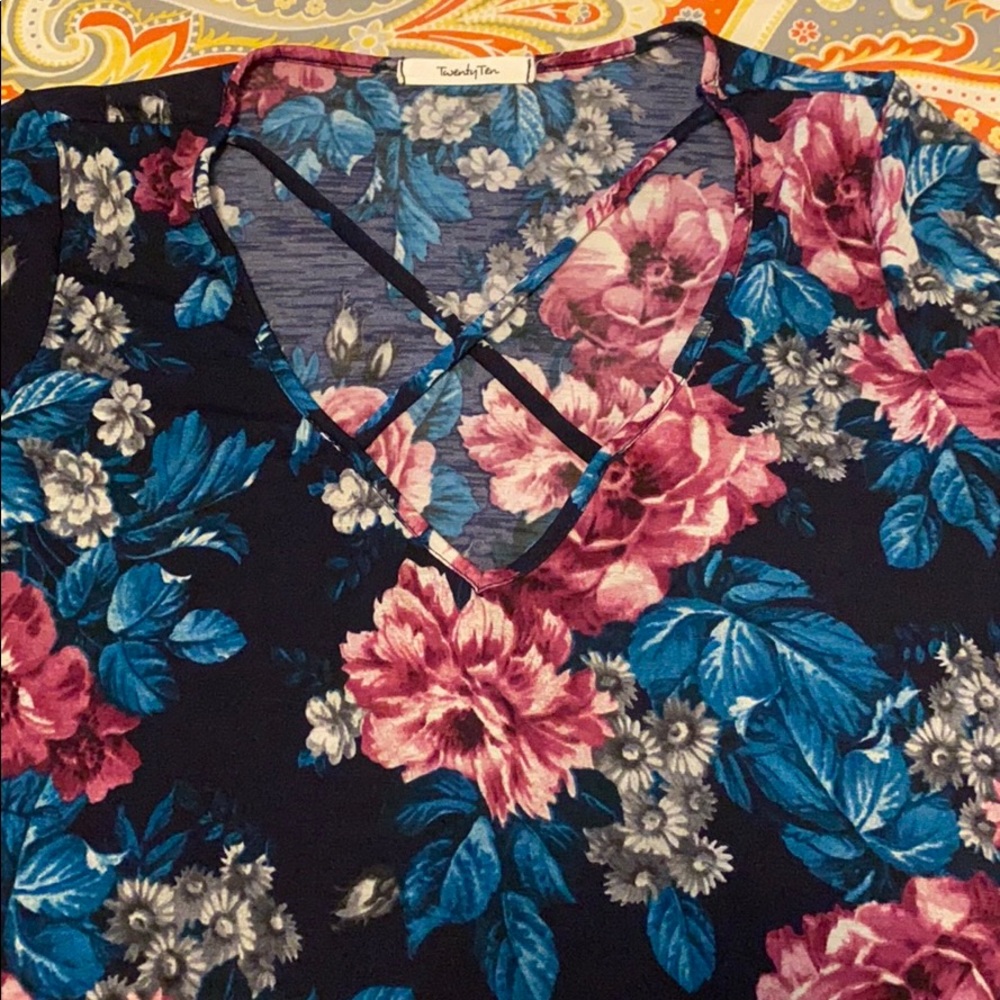 Long sleeve flowy flower top